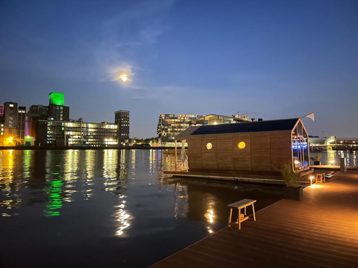 Wikkelboat Nr1 At Floating Rotterdam Rijnhaven Villa ภายนอก รูปภาพ